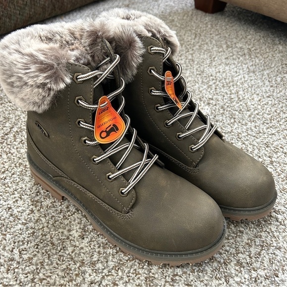 NWT Lugz Flexastride Memory Foam Comfort Insole Faux Fur Fashion Boot Size 10 - Picture 1 of 8